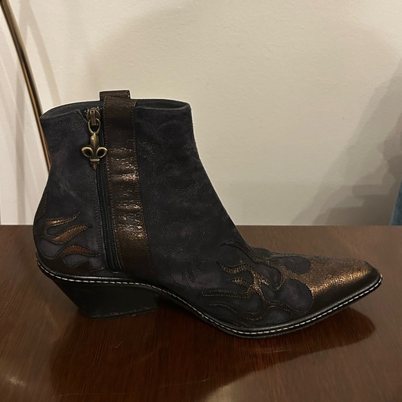 Donald J Pliner Women’s Jody Cowboy Boots Bronze Flames Pointed Toe Size 7 - Picture 6 of 9